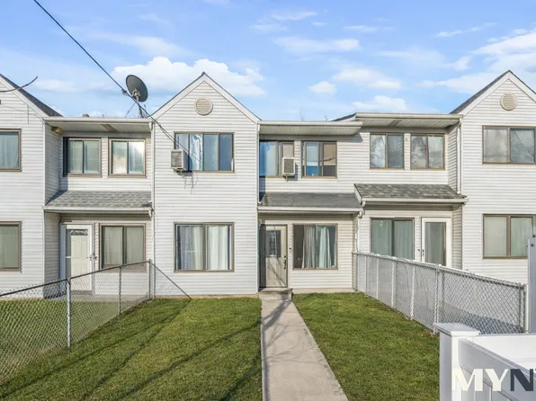 327a Mersereau Avenue image 1 of 10