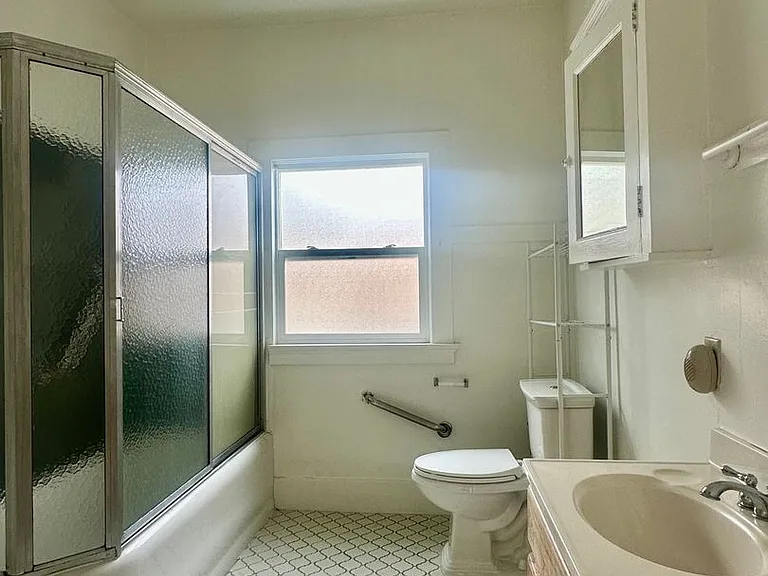 1512 Arch St — Photo 19