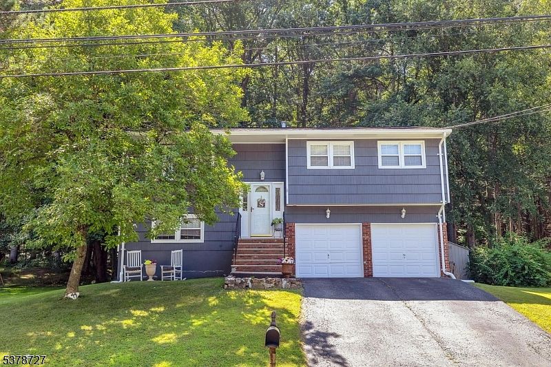 1st image of 44 Deer Path Dr