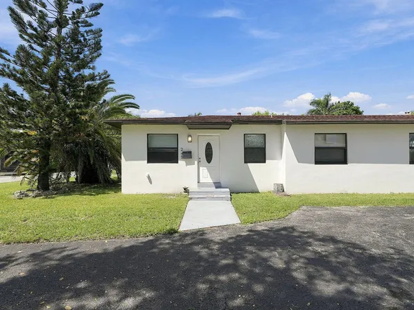 245 NE 1st Ter #245, Dania, FL 33004