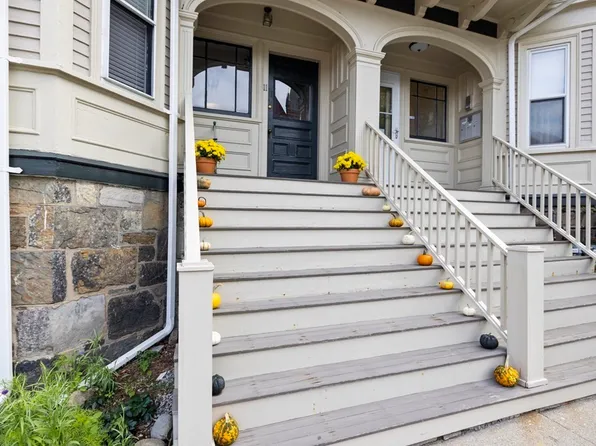 11 Hurd Rd #3, Brookline, MA 02445