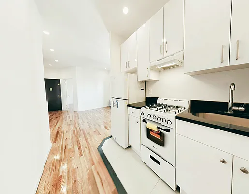 Rented by Union Square Property Management | media 2