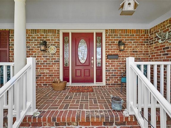 4th image of 61 Wendfield Cir