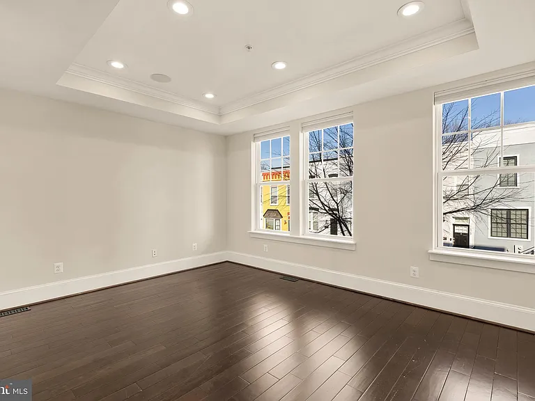 1609 Levis St NE — Photo 39