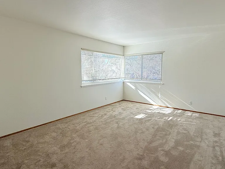2053 Central Ave (LO) — Photo 5