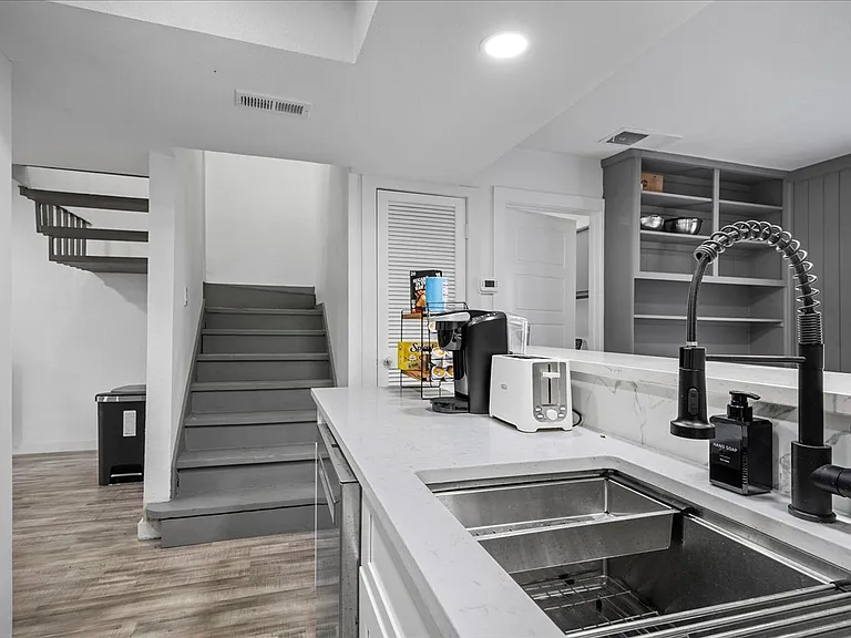 6413 Chimney Creek Cir — Photo 7