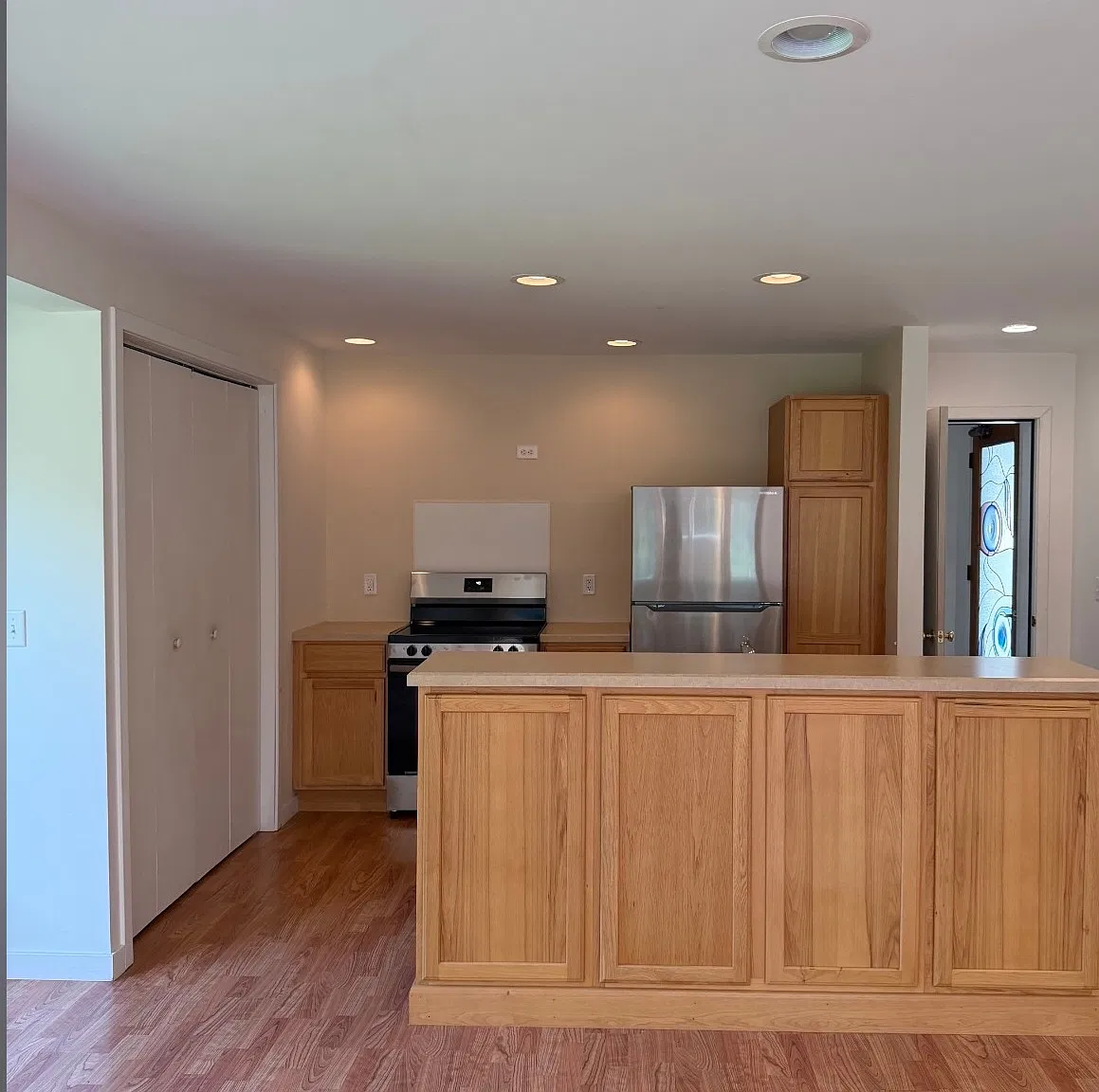 2 bed, 950 sqft, $3,000 — Photo 3