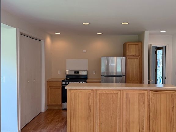 3rd image of 85 Green Hill Rd