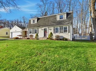 283 Forest Gln, West Springfield, MA 01089