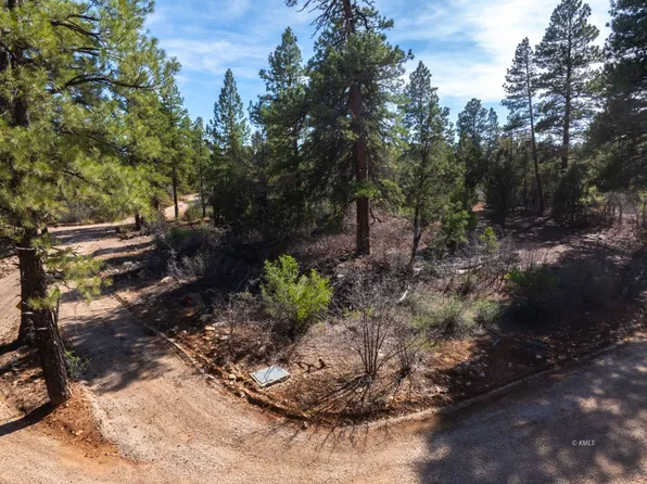 W Cedar Rd, Orderville, UT 84758