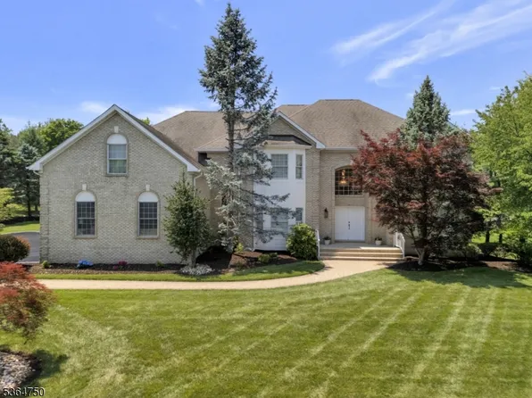 33 Briarwood Drive East, Warren Twp., NJ 07059