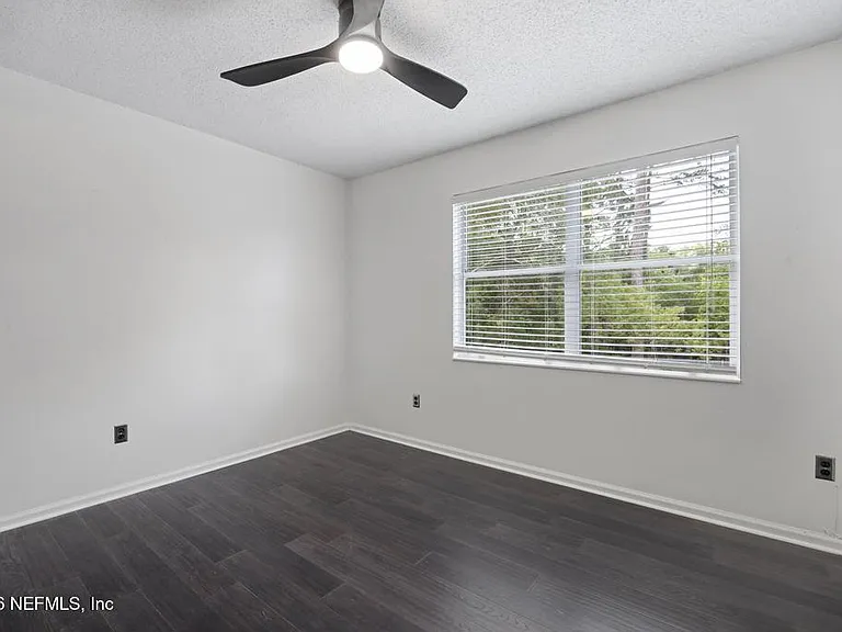 14352 Crystal Cove Dr S — Photo 25