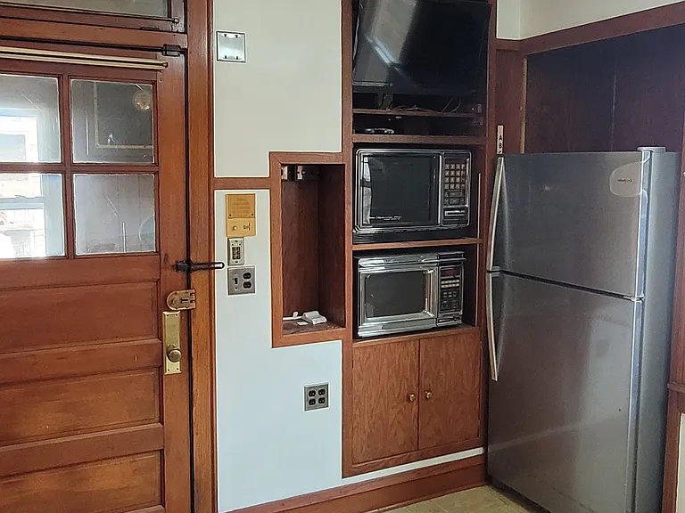 5228 W Hutchinson St — Photo 5