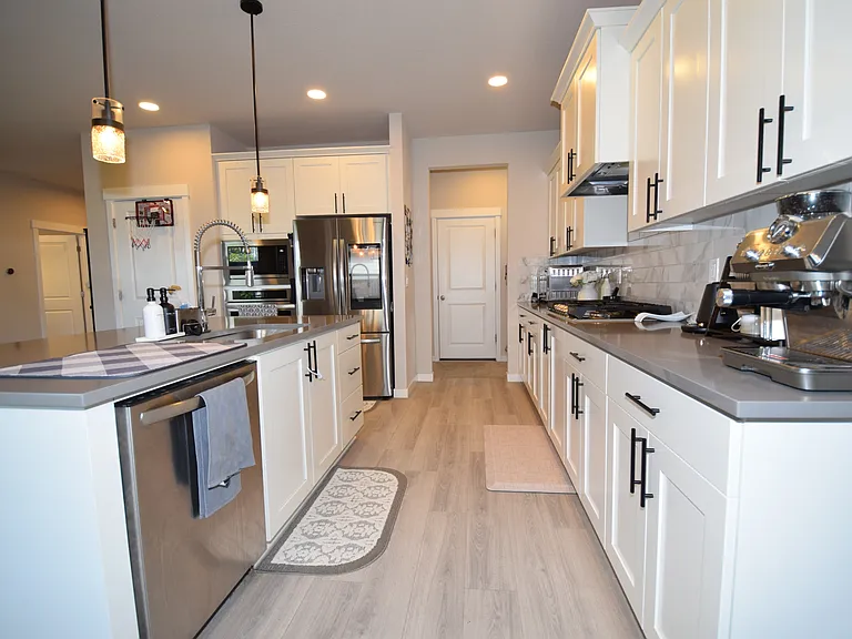 1690 S Quartz Dr — Photo 12