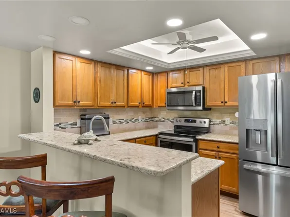 1861 Crystal Dr APT 16, Fort Myers, FL 33907