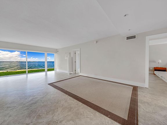 4th image of 8020 East Dr #111