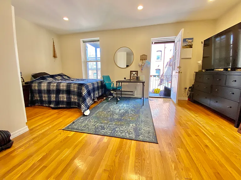 57 Clarendon St #6 — Photo 31