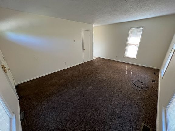 3rd image of 194 Wardlaw Ave