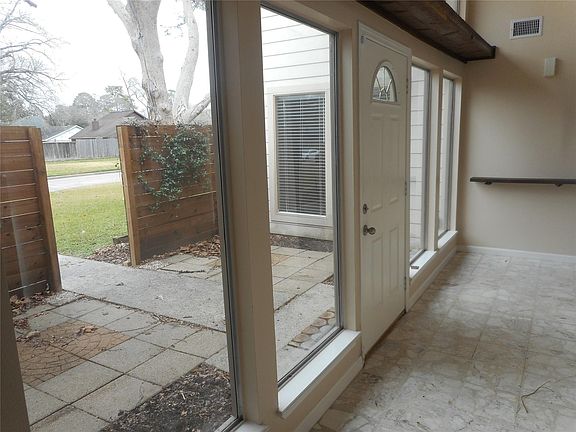 3rd image of 5422 Upper Lake Dr
