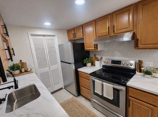 11604 Stoneview Sq, Reston, VA 20191