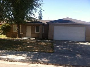 1005 Las Casas Ln, Madera, CA 93638