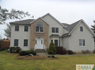 641 Pascack Rd, Paramus, NJ 07652