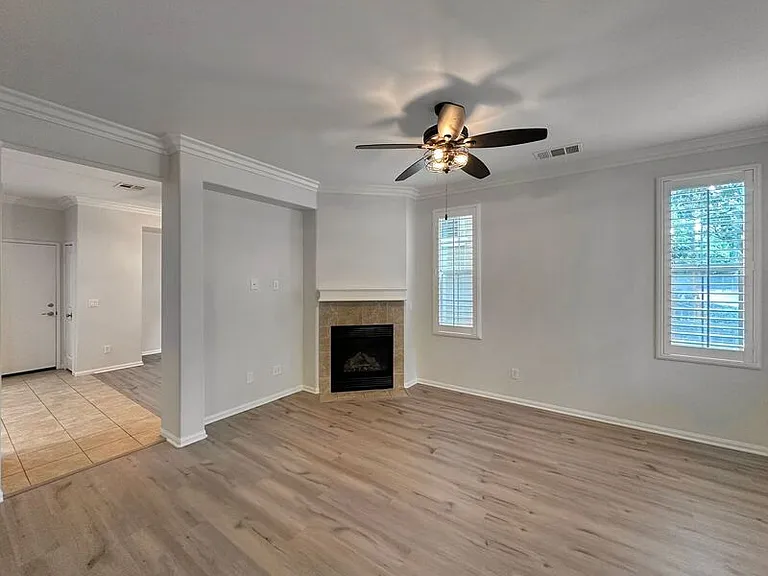 1828 Scarlet Pl — Photo 2