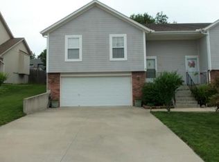 1212 NW Scenic Dr, Grain Valley, MO 64029