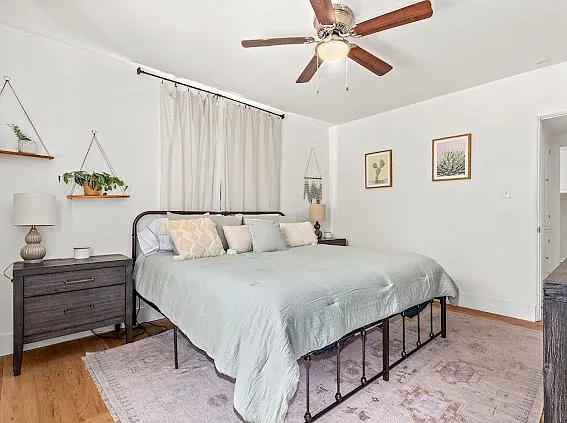 1207 E Minnezona Ave — Photo 8