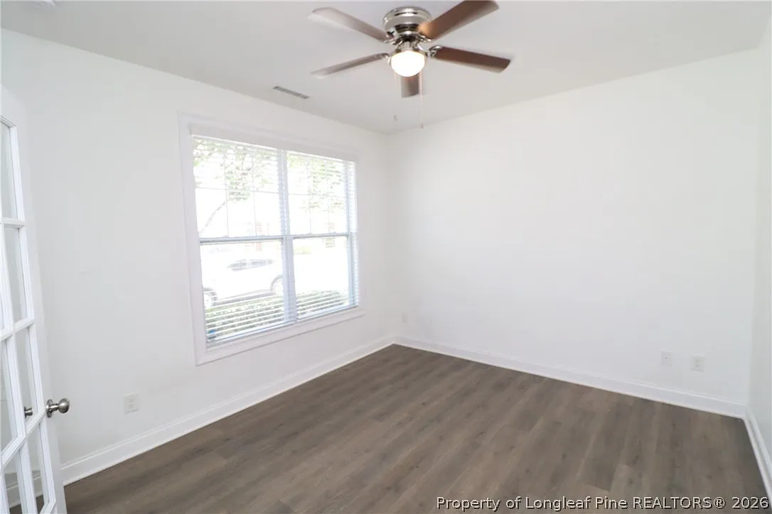 4 bed, 3.5 bath, 2327 sqft, $2,699 — Photo 4