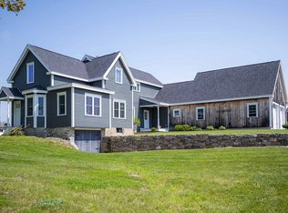 8 Old Farm Ln, Yarmouth, ME 04096