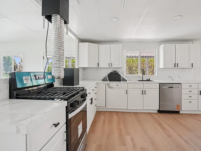 33423 Barcelona Dr — Photo 24