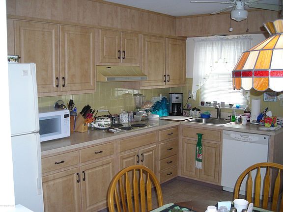 3rd image of 22 Edinburgh Lane #A