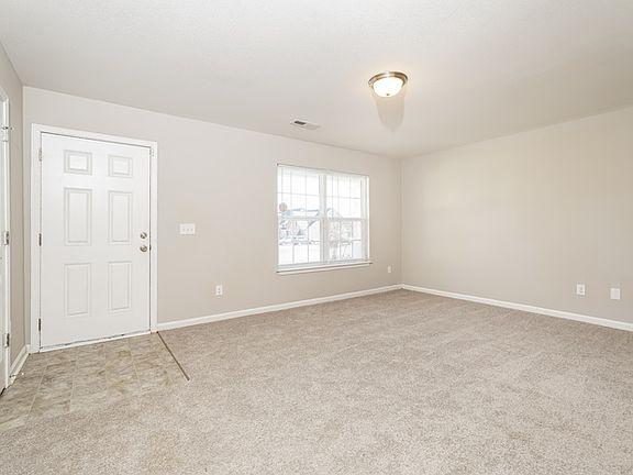 4th image of 100 Hadley Dr