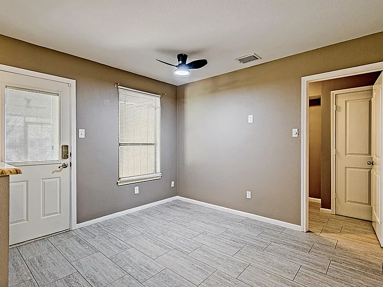 3323 Lost Hollow Dr — Photo 13
