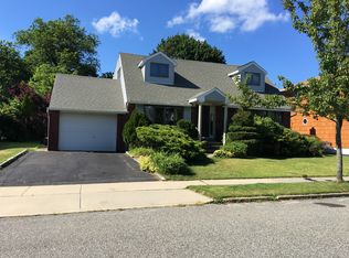 133 Ira Rd, Syosset, NY 11791
