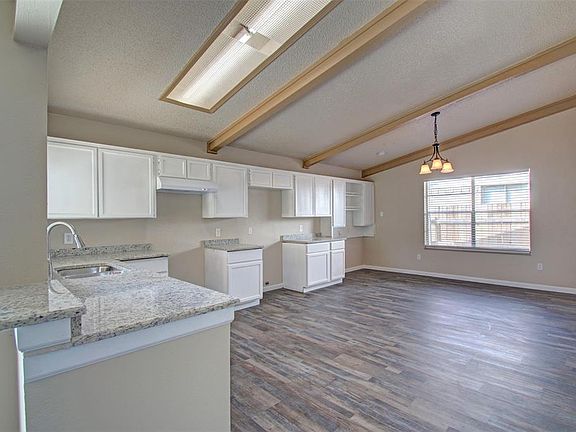 4th image of 1718 Briar Meadow Dr