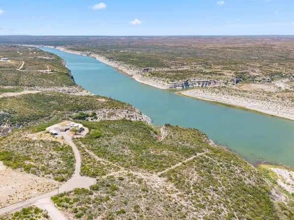 211 Sierra Rd, Del Rio, TX 78840