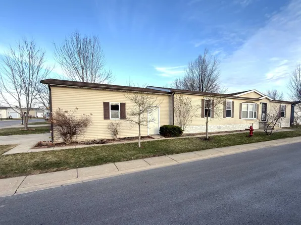 447 Seasons Pkwy, Belvidere, IL 61008