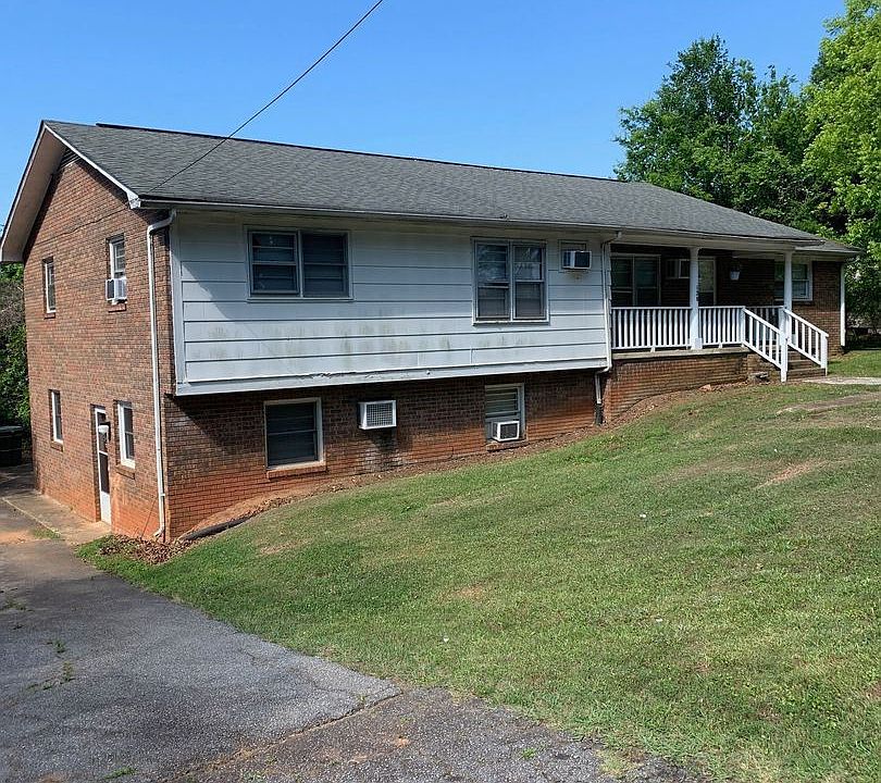 2nd image of 128 Cochran Rd #2