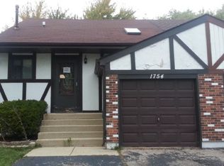 1754 Howe Ln, Hanover Park, IL 60133