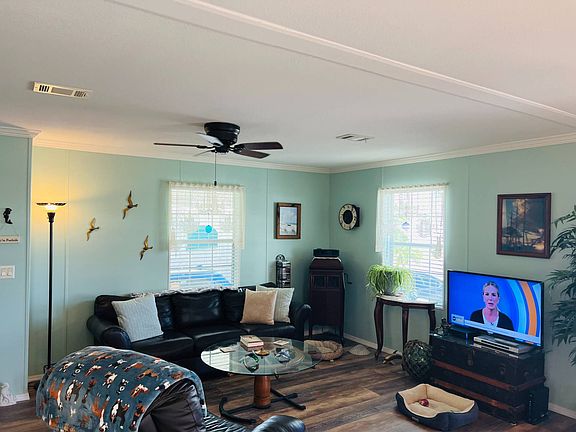 2nd image of 164 Coral Ln