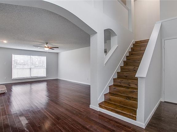 3rd image of 5905 Sasaki Way