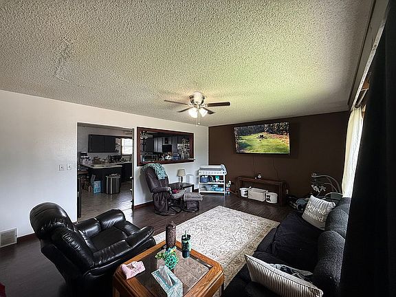 4th image of 1003 W Lincoln Ave