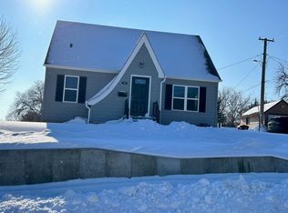 707 W 5th St, Yankton, SD 57078
