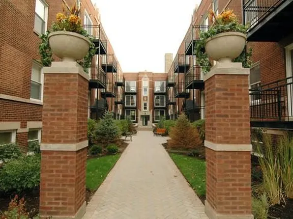 3701 N Kenneth Ave Unit 209, Chicago, IL 60641