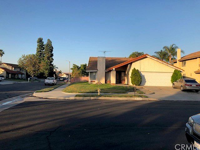 1st image of 2726 S Palm Ave