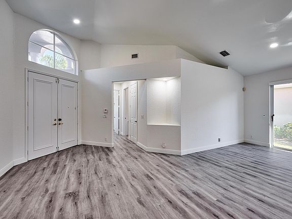 5th image of 10854 Fairmont Village Drive