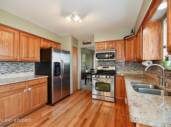 3rd image of 1228 Lakewood Cir
