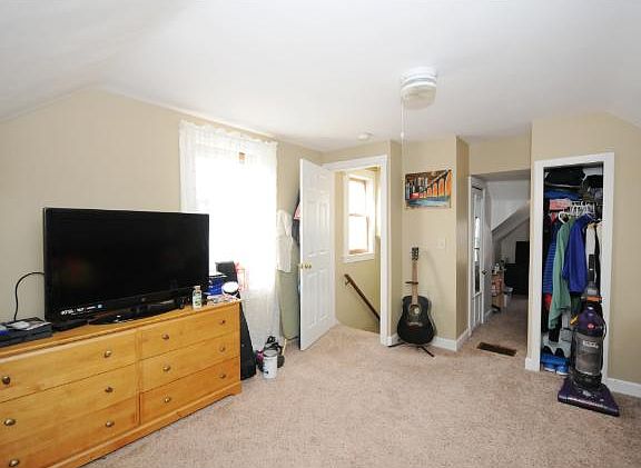 5th image of 1014 Farrington St